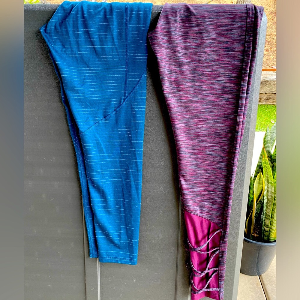 2 Champion leggings.